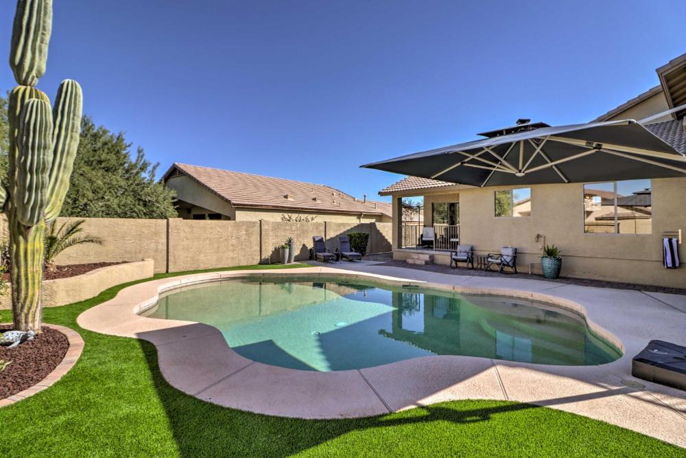 Complimentary Heated Pool Goodyear Getaway!